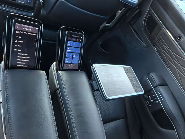 Фото 9 - Toyota Alphard