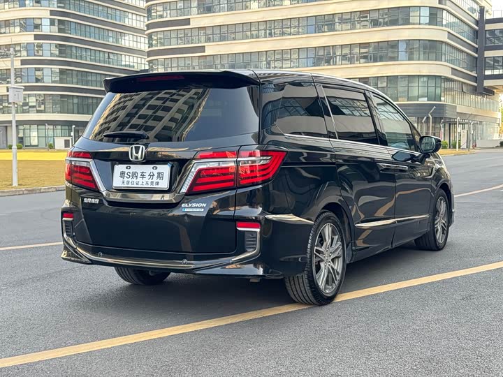 Фото 7 - Honda Elysion