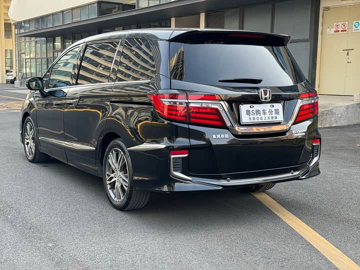 Фото 9 - Honda Elysion