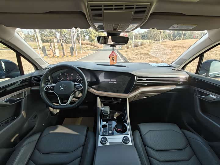 Фото 9 - Volkswagen Touareg