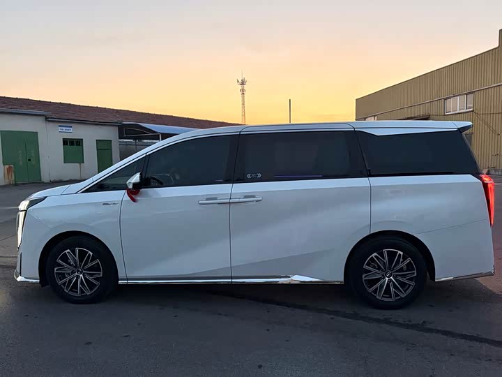 Фото 7 - GAC Trumpchi M8