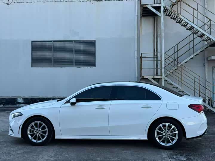 Фото 9 - Mercedes-Benz A-Class