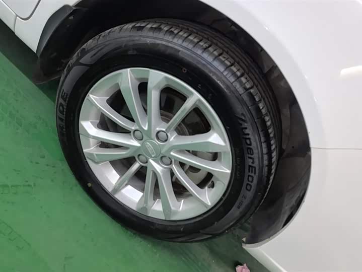 Фото 6 - Geely Vision