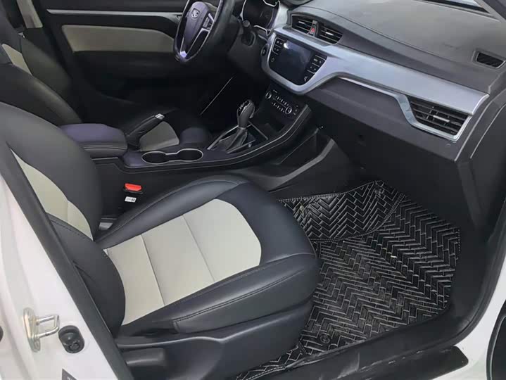 Фото 8 - Geely Vision