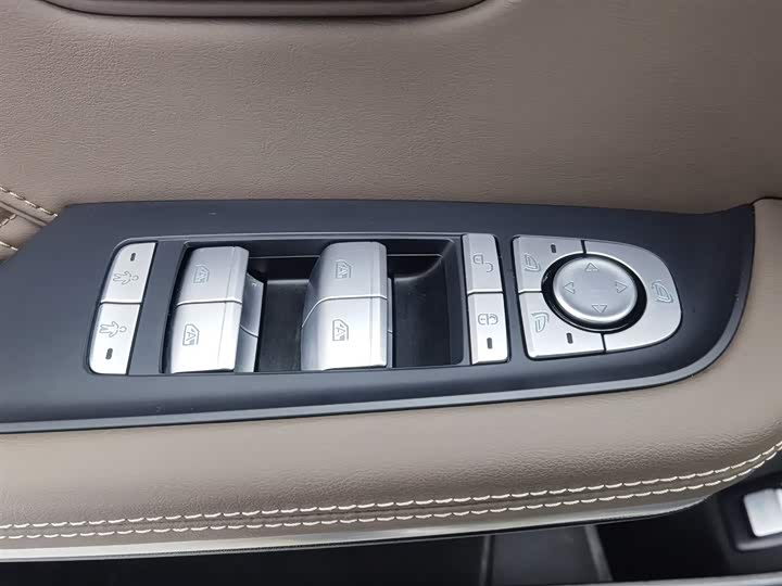 Фото 9 - BYD Han