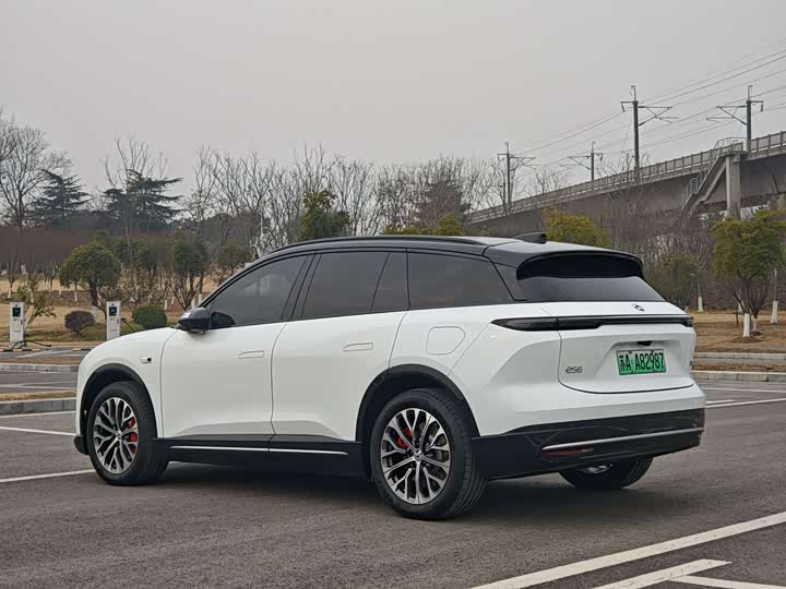 Фото 7 - Nio ES6