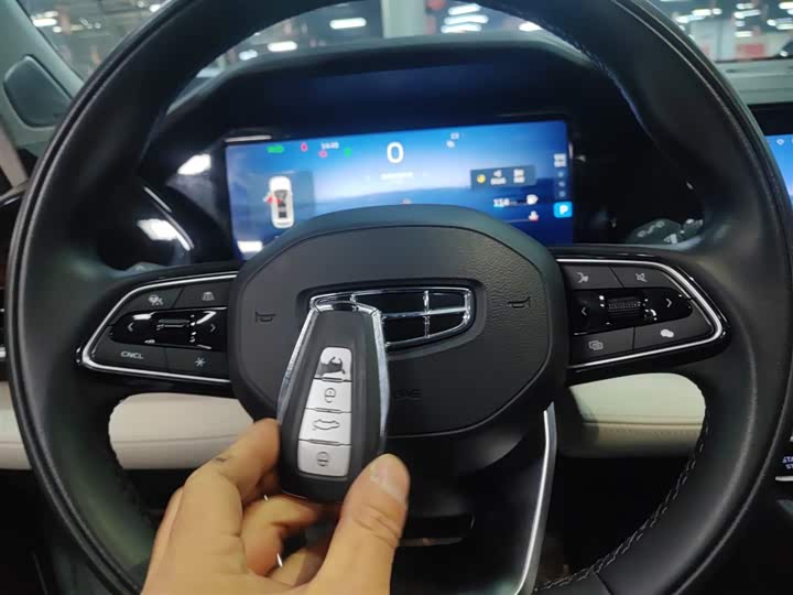 Фото 9 - Geely Monjaro