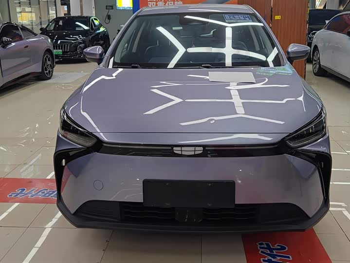 Фото 2 - Geely Geometry M6