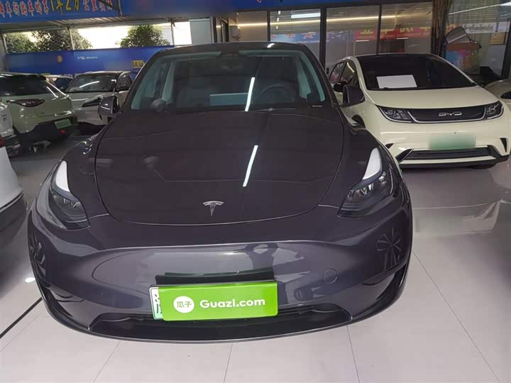 Фото 3 - Tesla Model Y