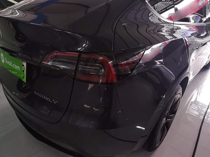 Фото 8 - Tesla Model Y