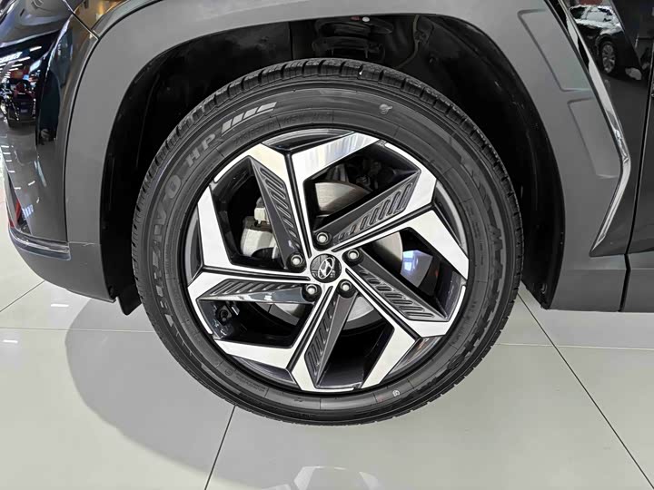 Фото 4 - Hyundai Tucson L