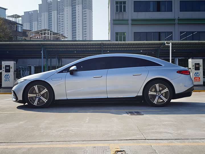 Фото 4 - Mercedes-Benz EQS