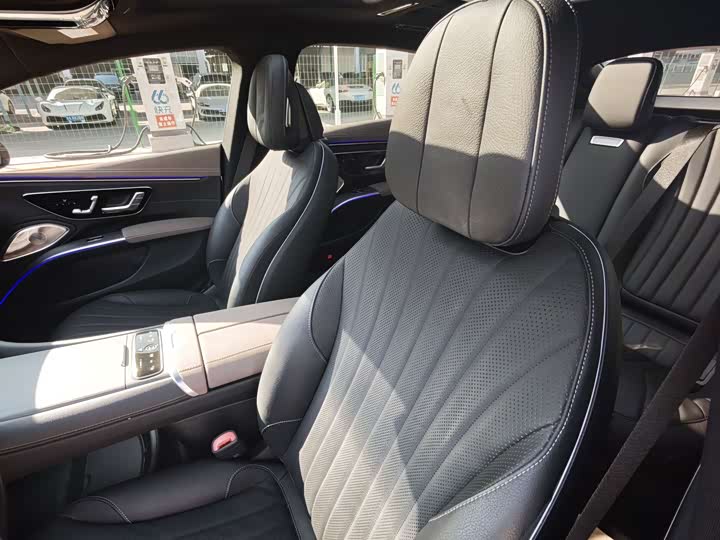 Фото 9 - Mercedes-Benz EQS