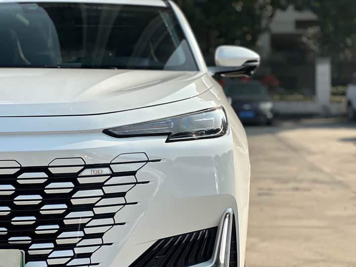 Фото 4 - Changan UNI-K Hybrid