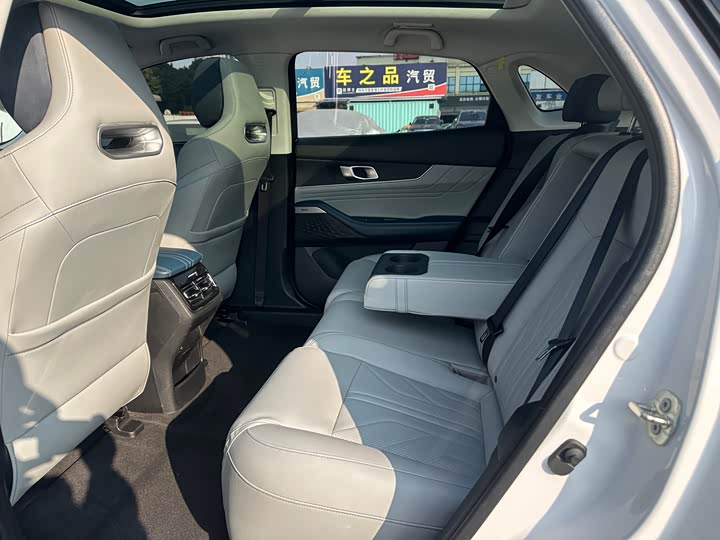 Фото 6 - Changan UNI-K Hybrid