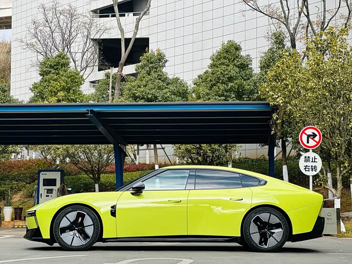 Фото 5 - XPeng P7