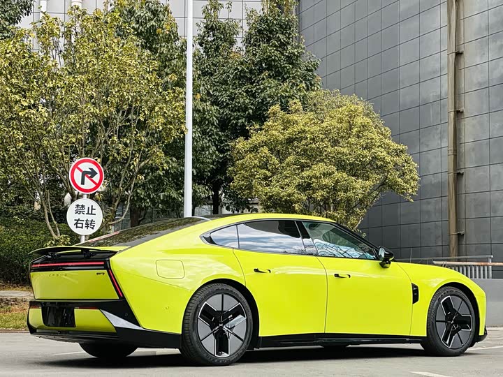 Фото 6 - XPeng P7