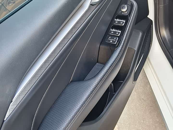 Фото 7 - Geely Preface