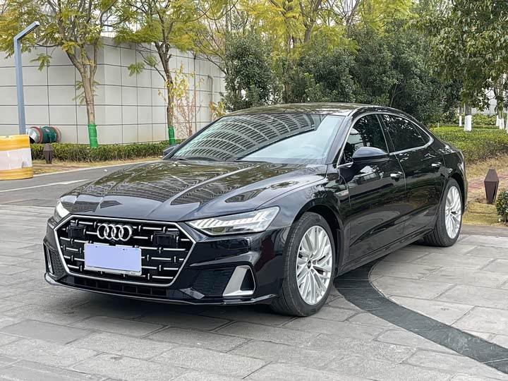Фото 1 - Audi A7L