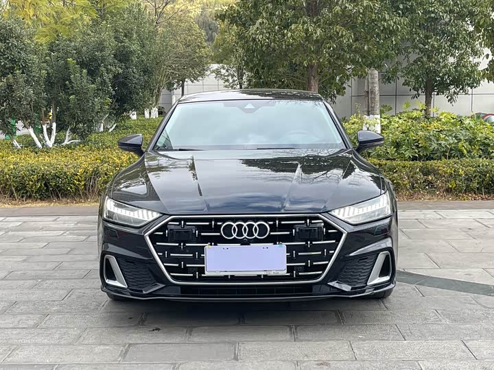 Фото 2 - Audi A7L