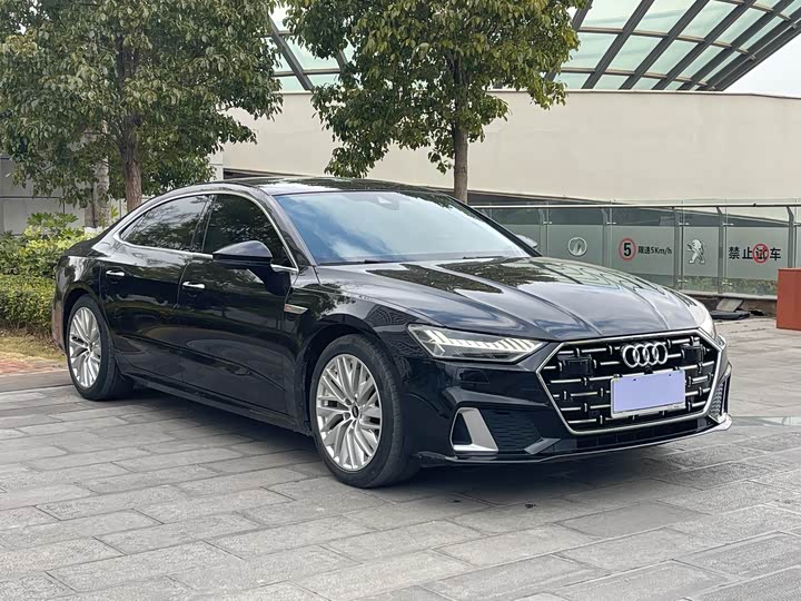 Фото 3 - Audi A7L