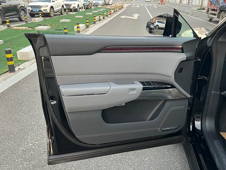 Фото 8 - Zeekr 7X