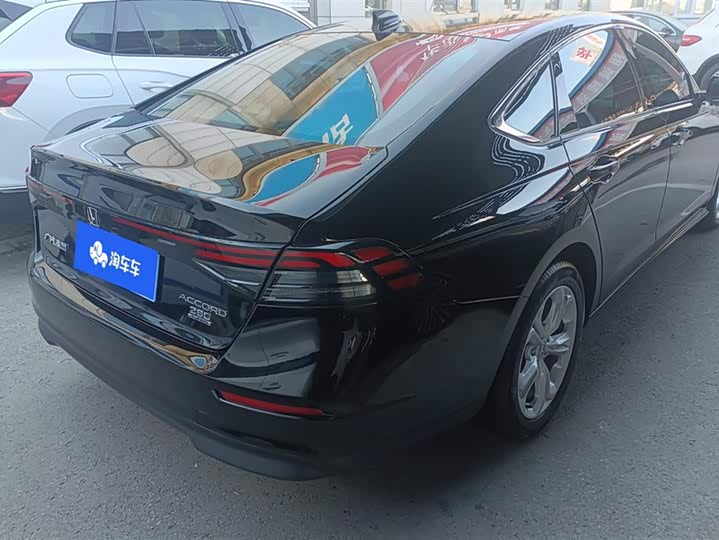 Фото 3 - Honda Accord