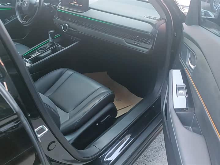 Фото 8 - Honda Accord