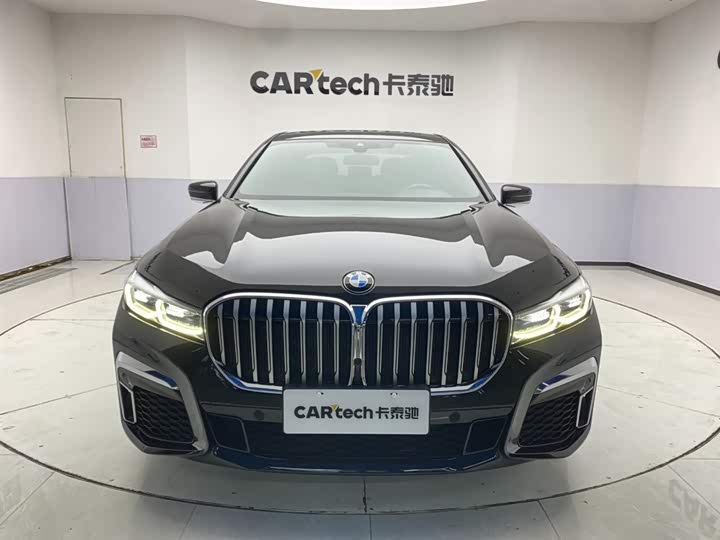 Фото 3 - BMW 7 Series