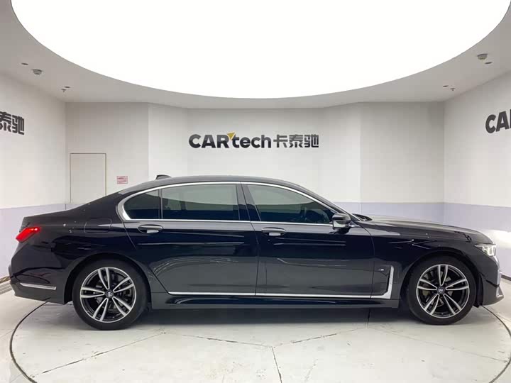 Фото 4 - BMW 7 Series