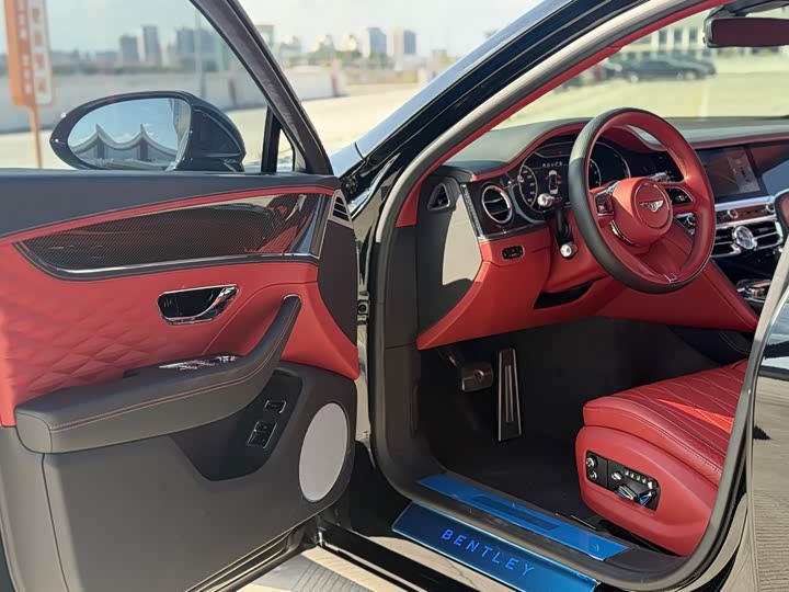 Фото 4 - Bentley Flying Spur