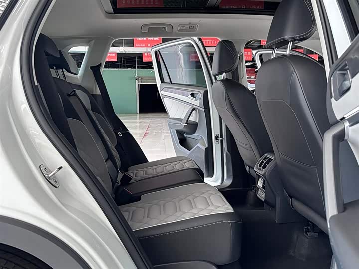 Фото 3 - Volkswagen Tayron