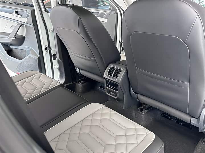 Фото 9 - Volkswagen Tayron