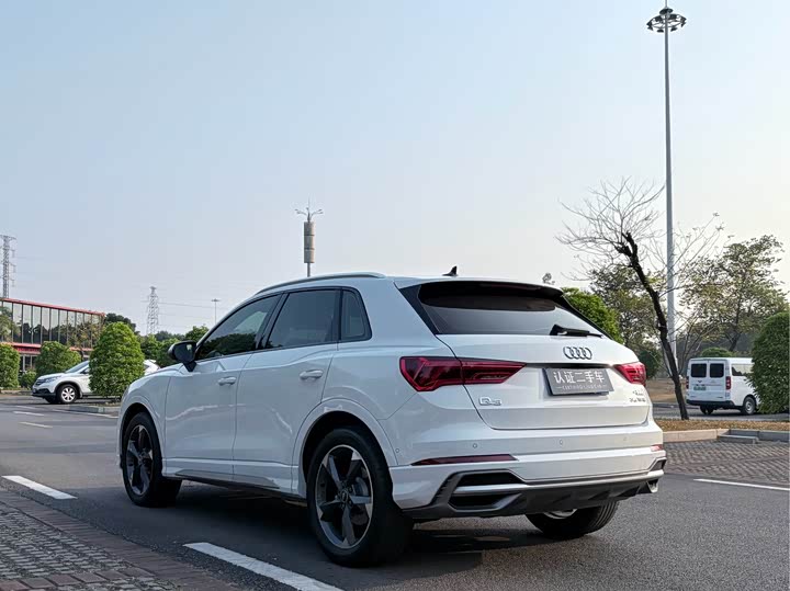 Фото 7 - Audi Q3