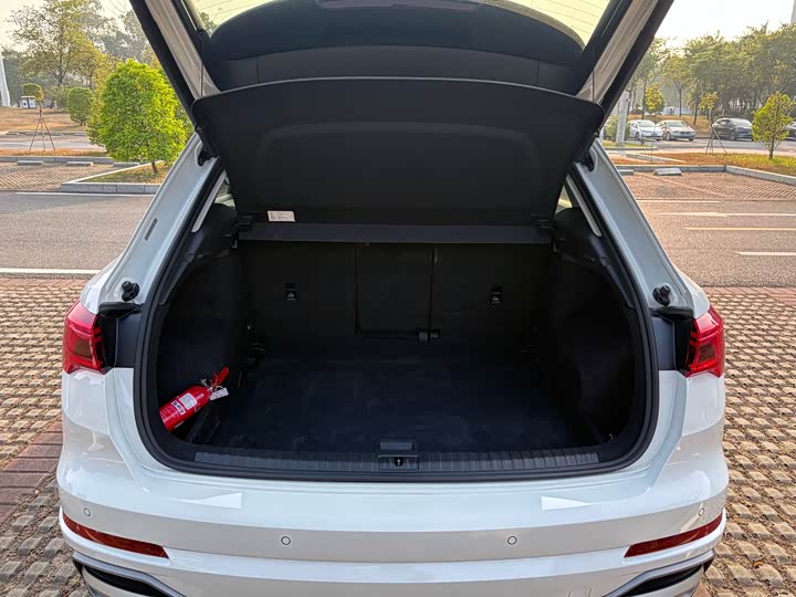 Фото 9 - Audi Q3