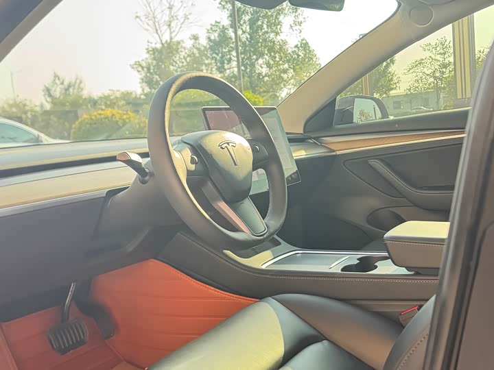 Фото 5 - Tesla Model 3