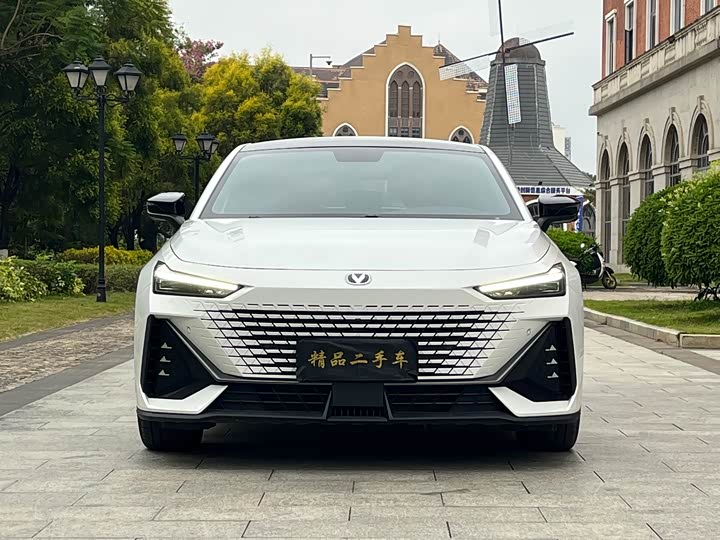 Фото 2 - Changan UNI-V