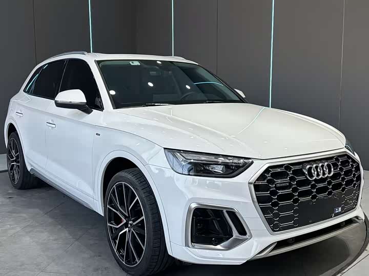 Фото 3 - Audi Q5L