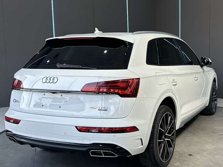 Фото 6 - Audi Q5L