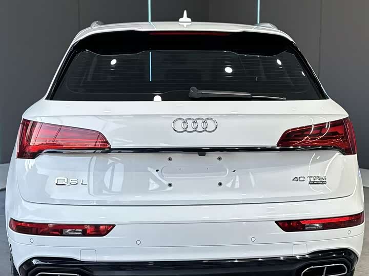 Фото 7 - Audi Q5L