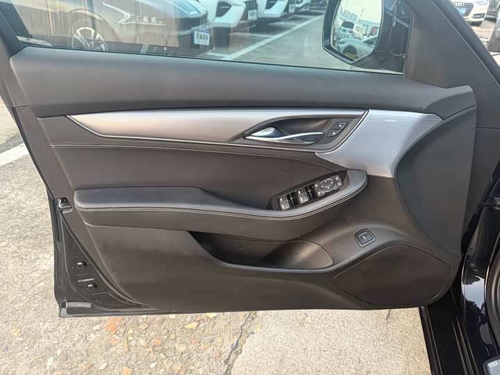 Фото 4 - Cadillac CT5