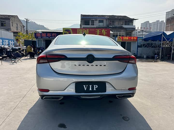 Фото 4 - Buick LaCrosse