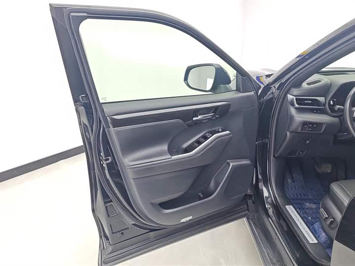 Фото 7 - Toyota Crown Kluger