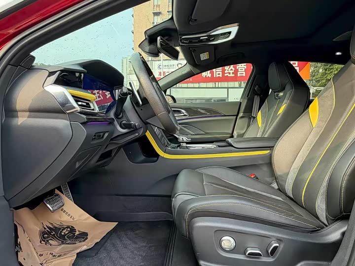 Фото 4 - Hongqi H6