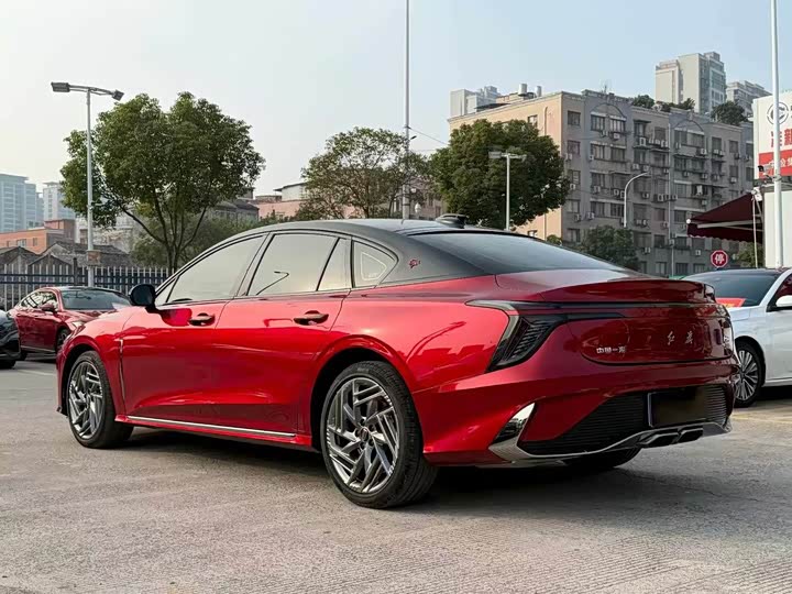 Фото 7 - Hongqi H6