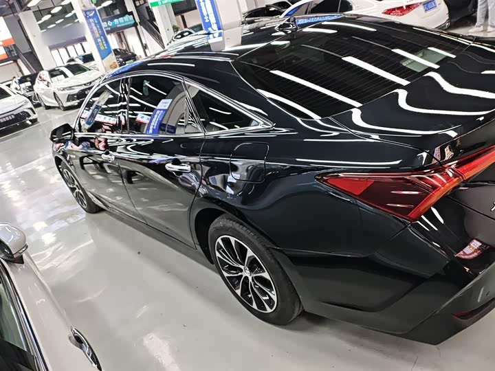 Фото 5 - Toyota Avalon