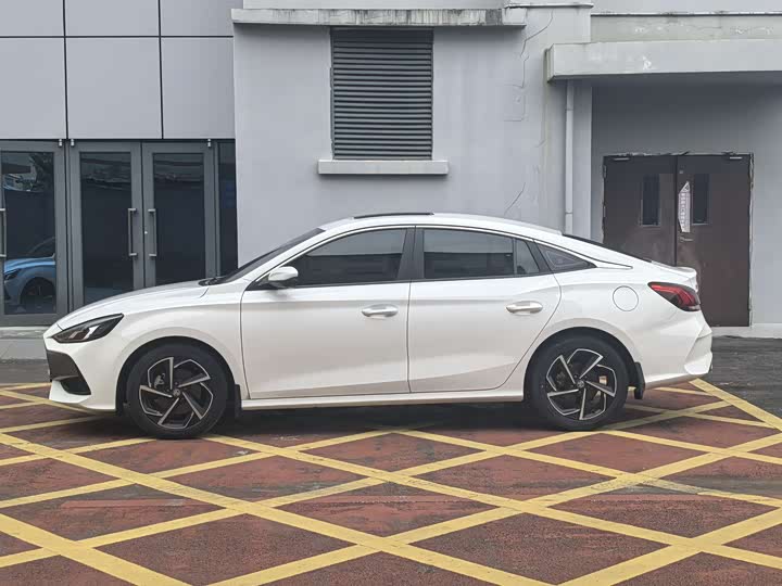 Фото 4 - MG Motor 5