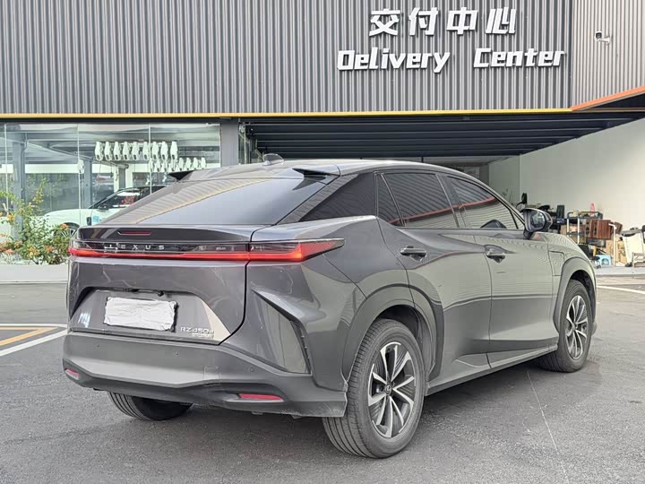 Фото 7 - Lexus RZ