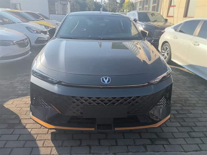 Фото 3 - Changan UNI-V