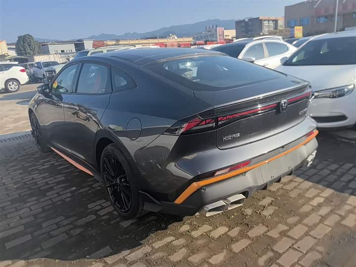 Фото 5 - Changan UNI-V